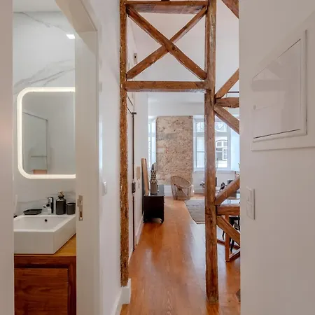 Industrial Haven - Downtown Apartment